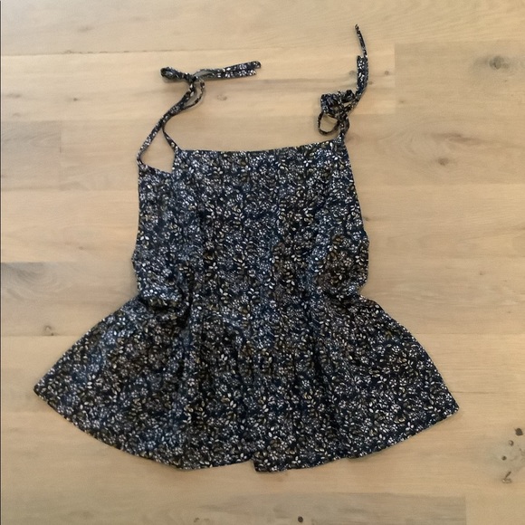 🌱CHAN LUU RUFFLE TANK 🌱 - Picture 3 of 8